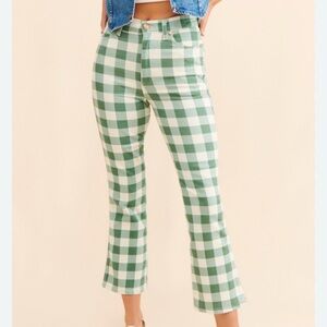 Wrangler wrock Gingham flare Women’s 28 Checkered Green and White Flare Jeans